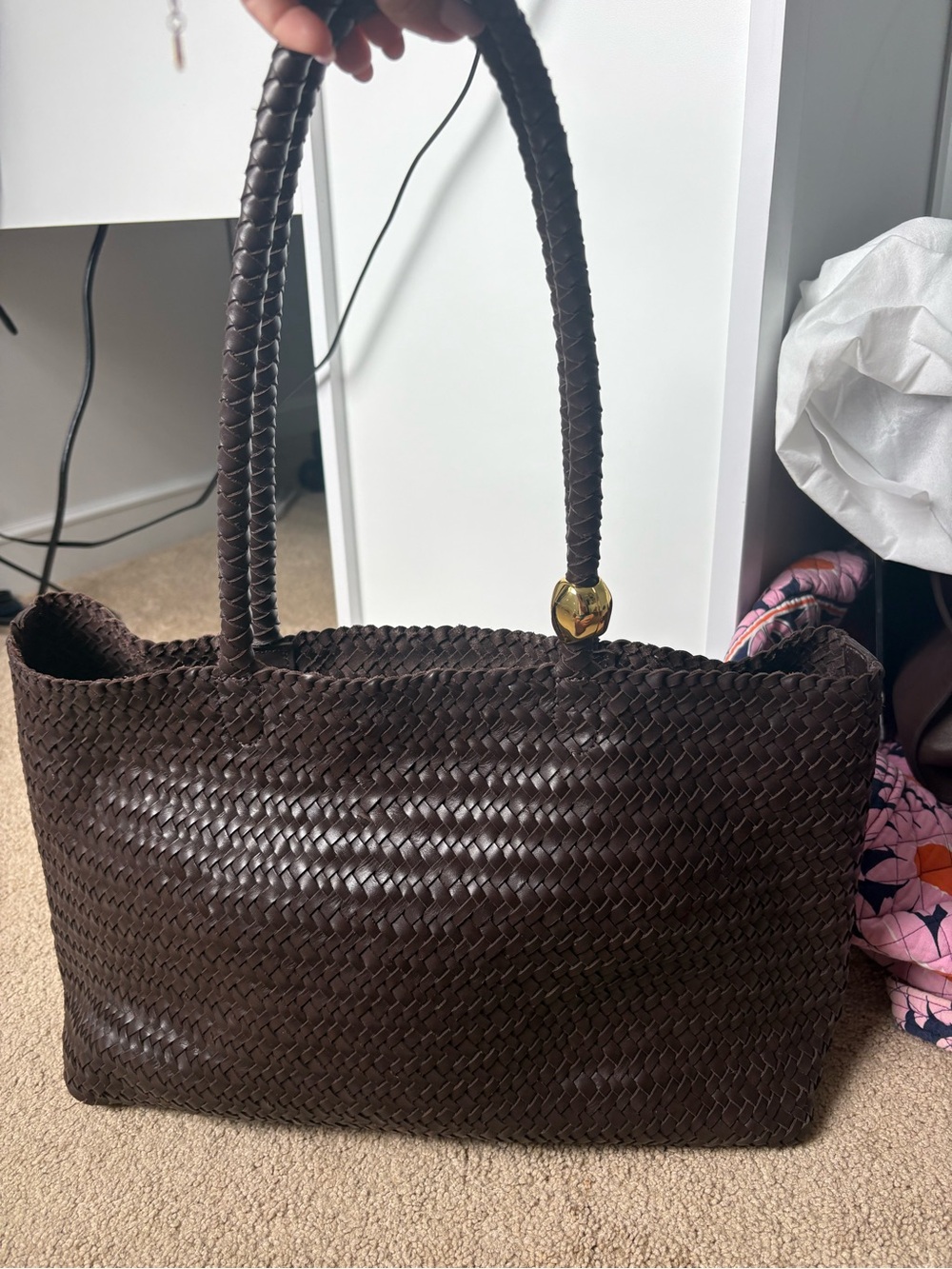 Madewell Signature Woven Bag in coffee bean with bead clip accessory